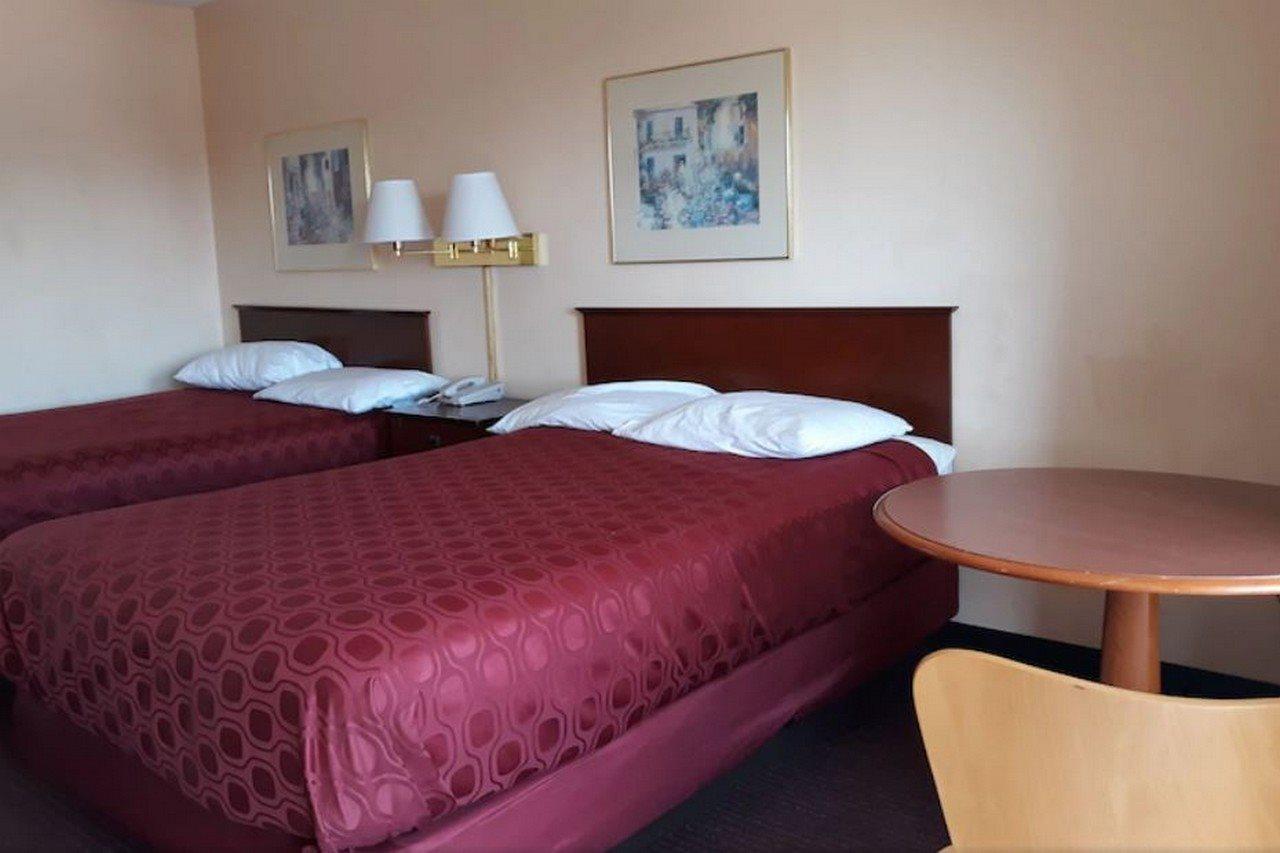Americas Best Value Inn Stockbridge Exterior photo