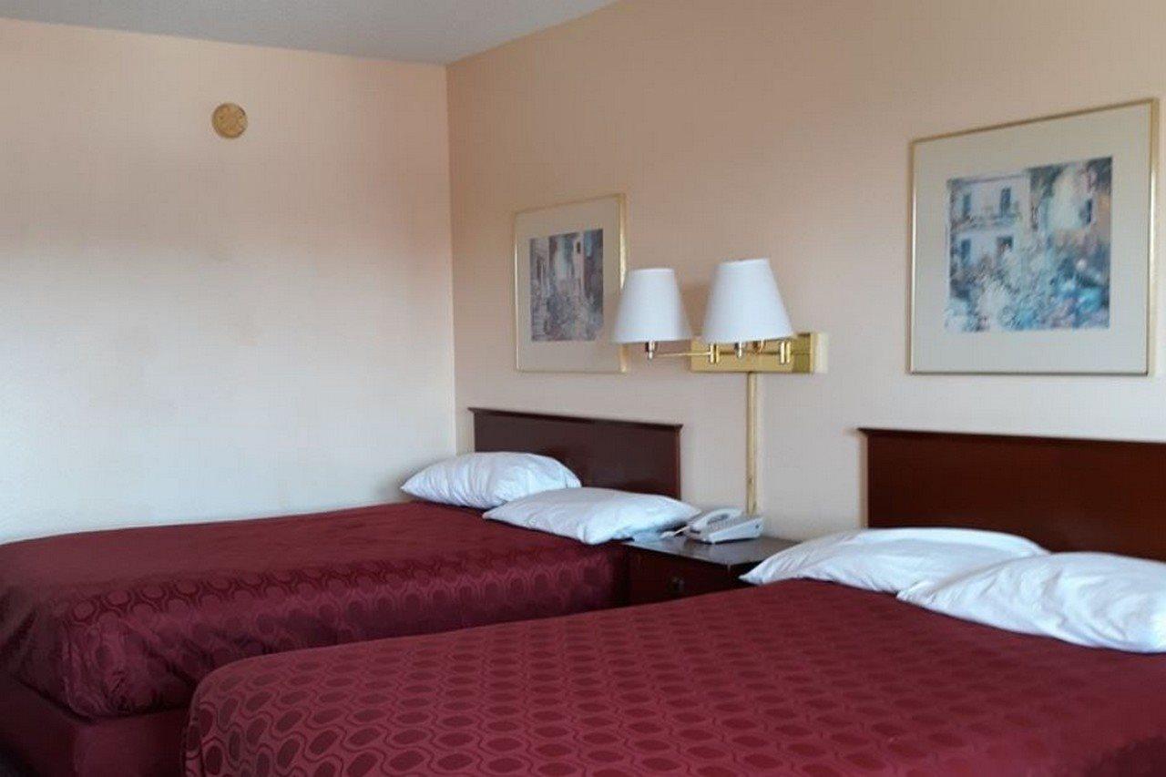 Americas Best Value Inn Stockbridge Exterior photo