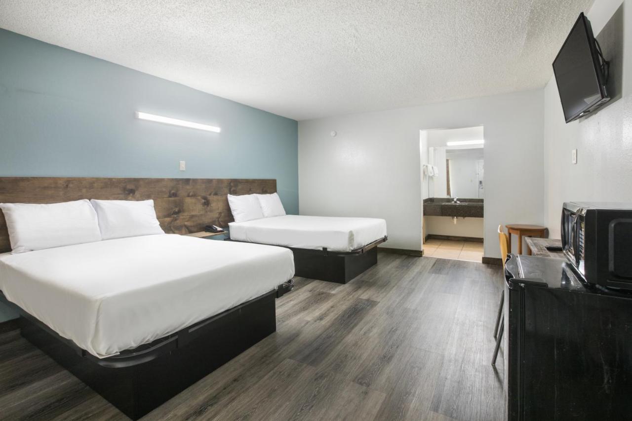 Americas Best Value Inn Stockbridge Room photo