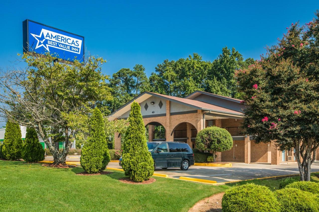 Americas Best Value Inn Stockbridge Exterior photo