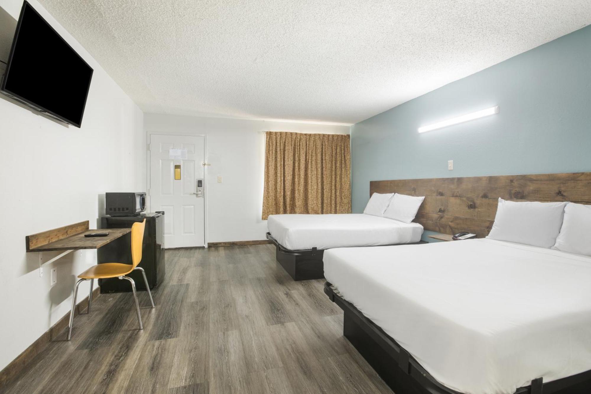 Americas Best Value Inn Stockbridge Room photo