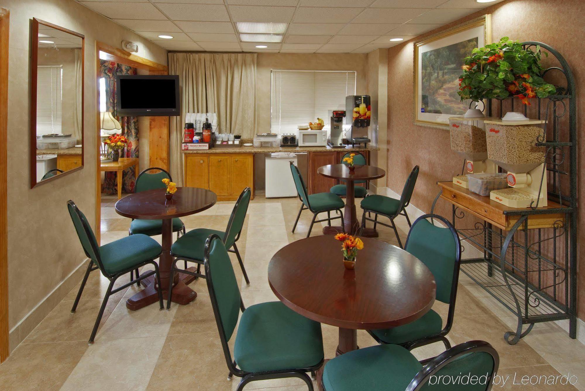 Americas Best Value Inn Stockbridge Restaurant photo