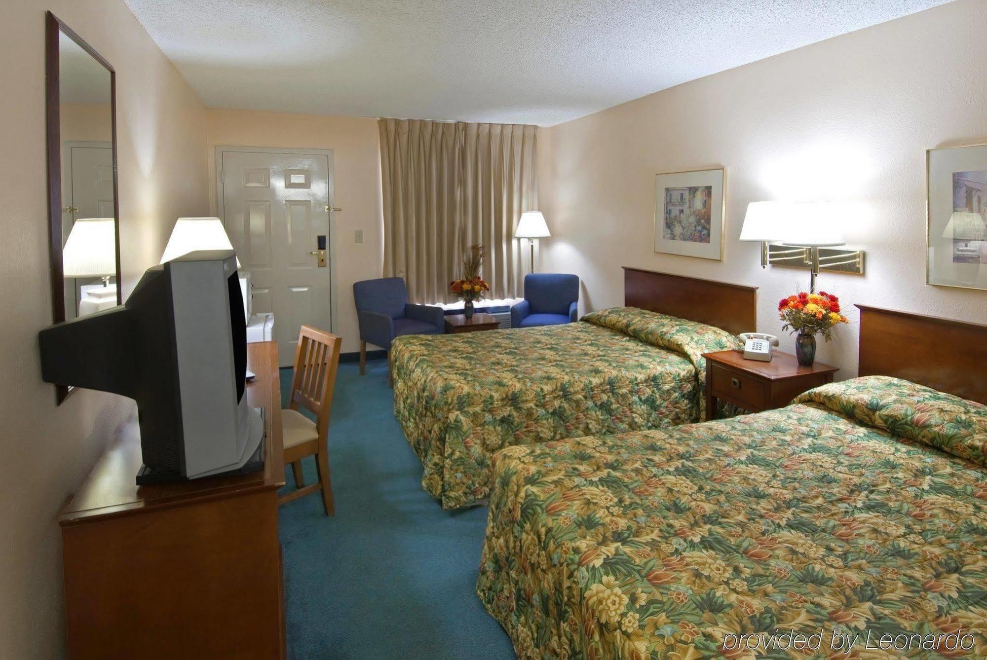 Americas Best Value Inn Stockbridge Room photo