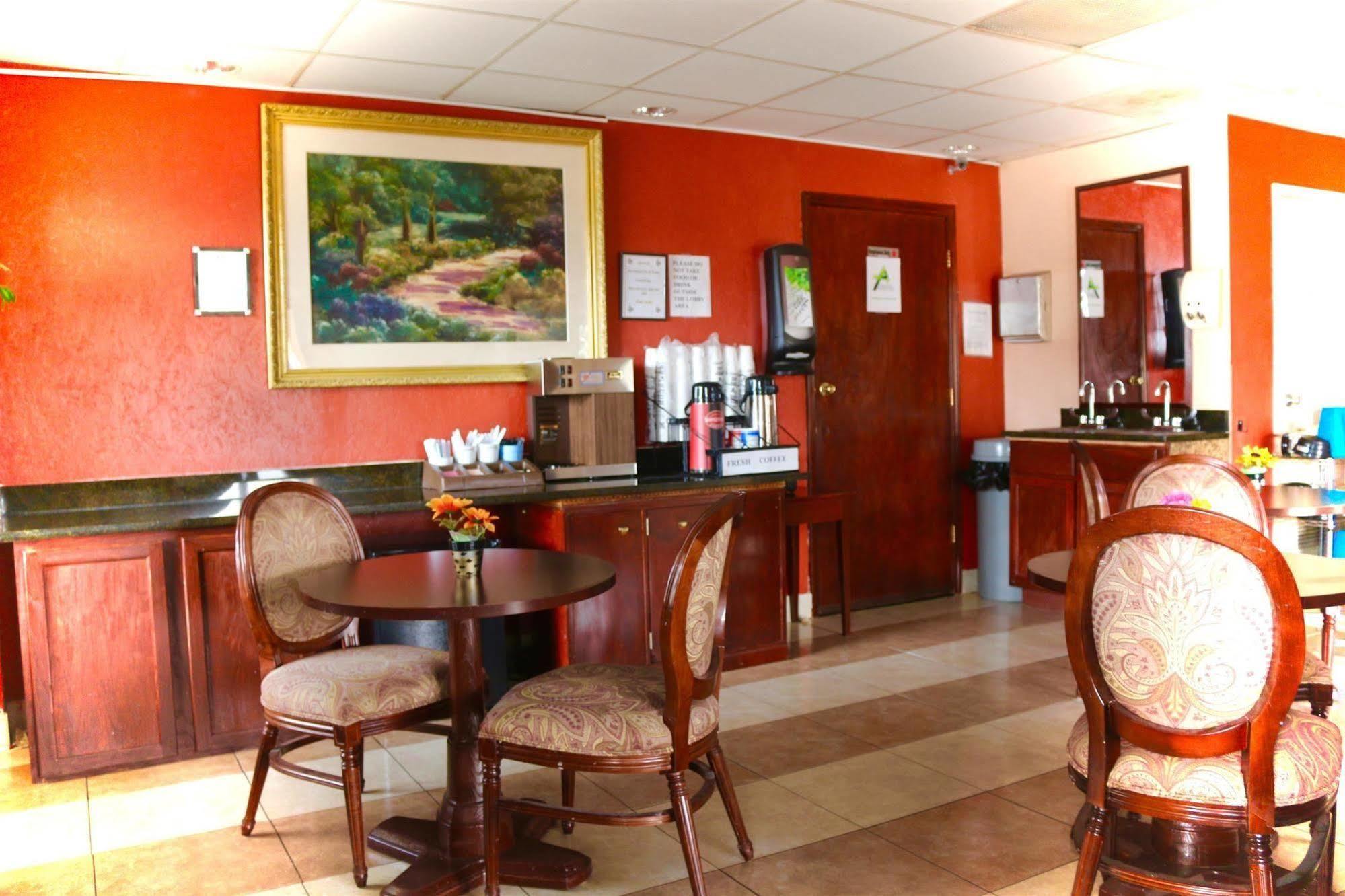 Americas Best Value Inn Stockbridge Exterior photo